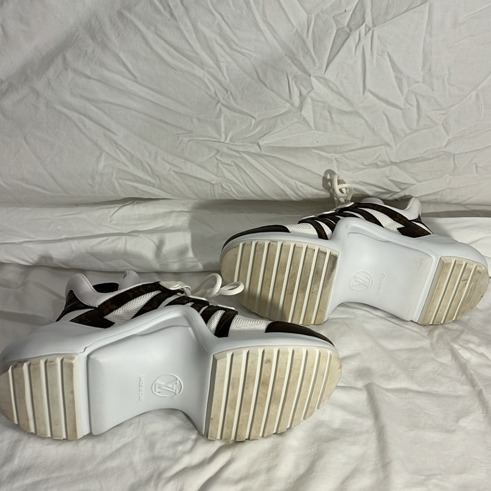 Louis Vuitton LV Archlight Sneaker like new size 36 white - Picture 8 of 8